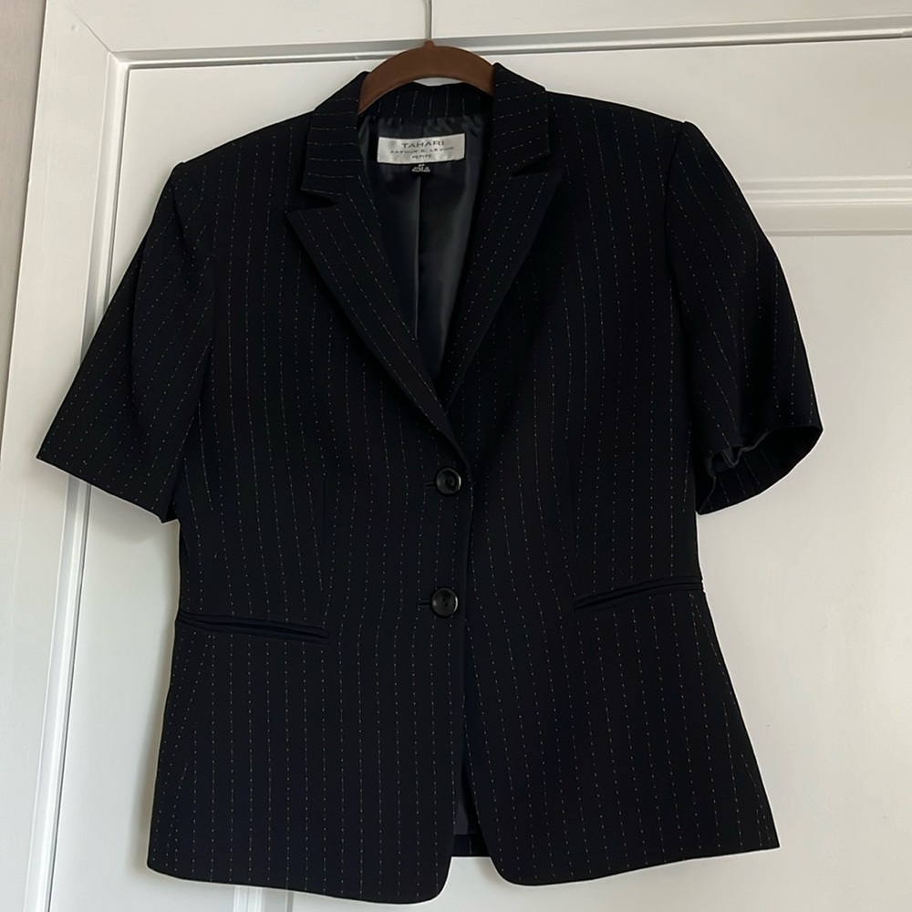 Tahari - Arthur S. Levine short sleeved jacket